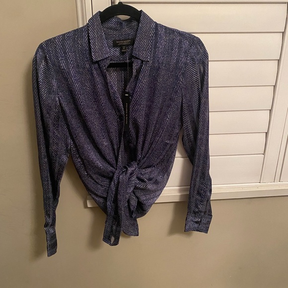 Brand new Express blouse. Petite size 4 - Picture 4 of 4